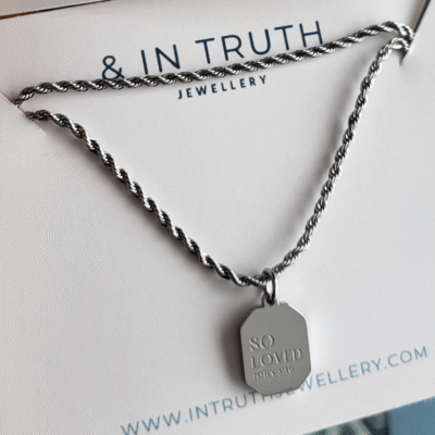 The So Loved Necklace in Silver Colour