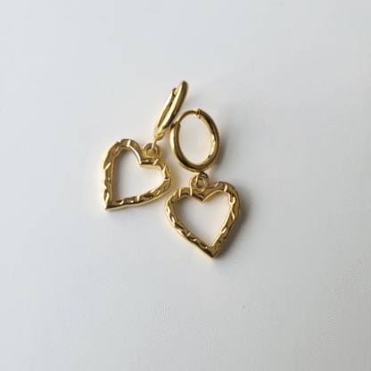 heart earrings with hammered effect
