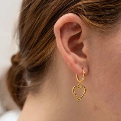 heart earrings with hammered effect